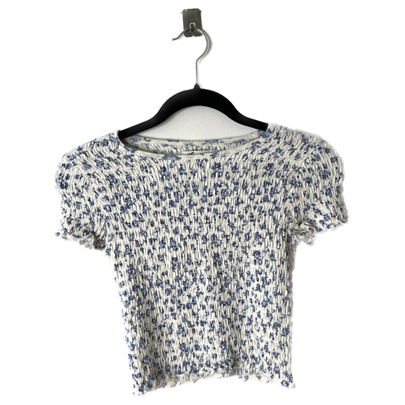 GORGEOUS Hollister blue and white floral top! C9 - Picture 1 of 7